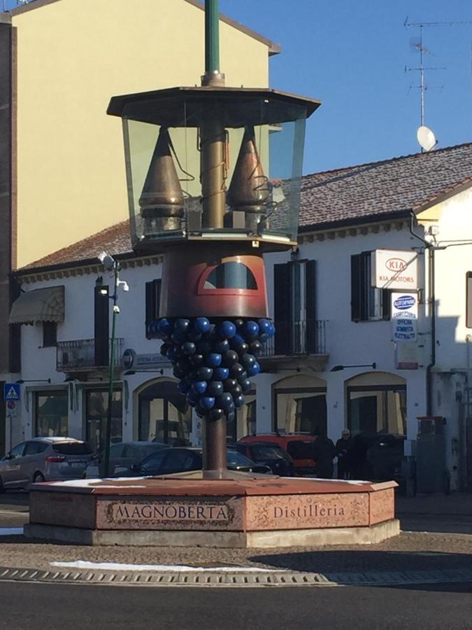 “L' Angolo Dei Sogni” Apartment Casale Monferrato Eksteriør billede
